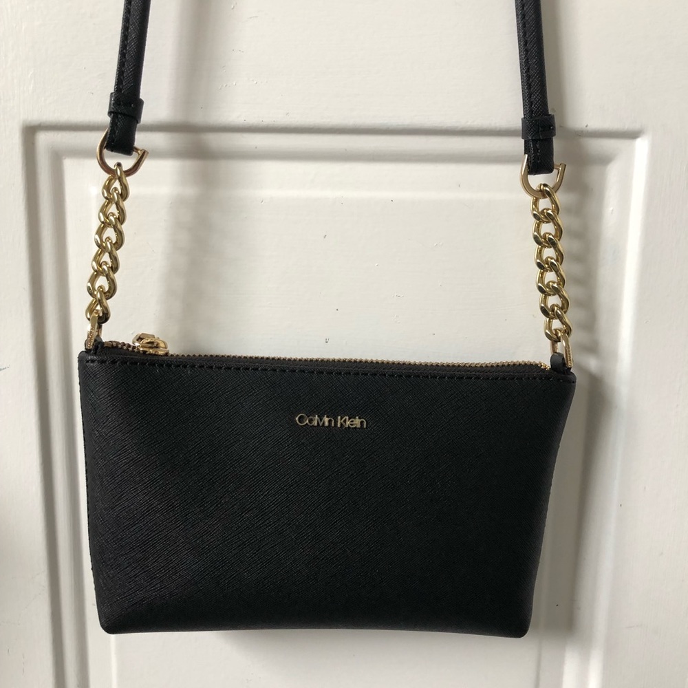 Calvin Klein Saffiano Leather Chainlink Crossbody Bag Black Purse